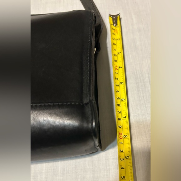 Harley Davidson Elegant Black Leather Shoulder Bag - Picture 10 of 15